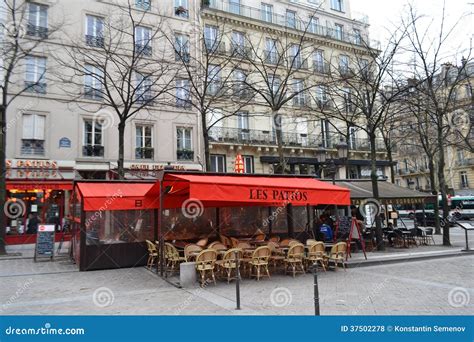 Street cafe in Paris editorial stock photo. Image of attraction - 37502278