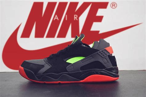 Nike Air Flight Huarache Low Black Red Green - Sneaker Bar Detroit