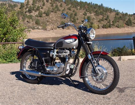 Restored Triumph Bonneville - 1967 Photographs at Classic Bikes ...