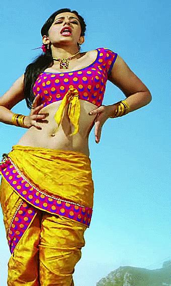 nn+jl.gif (340×568) Indian Actresses, The Flash Grant Gustin, Nauvari Saree, Actress Navel ...