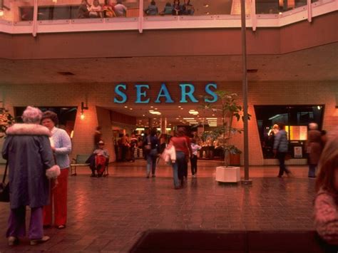 Vintage photos of malls in the '90s - Insider