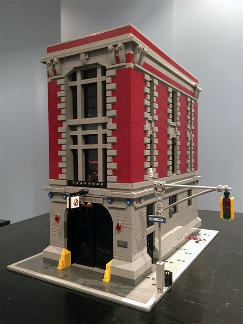 The Lego Ghostbusters firehouse is 4,634 pieces of pure nostalgic bliss - The Daily Dot