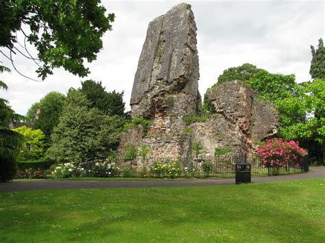 Ruins of Bridgnorth Castle... MP | Shropshire, Bridgnorth, Castle