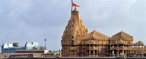 14 Best Pilgrimage Sites near Surat | Temples around Surat