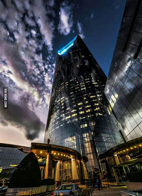 Kingdom Tower in Riyadh, Saudi Arabia - 9GAG