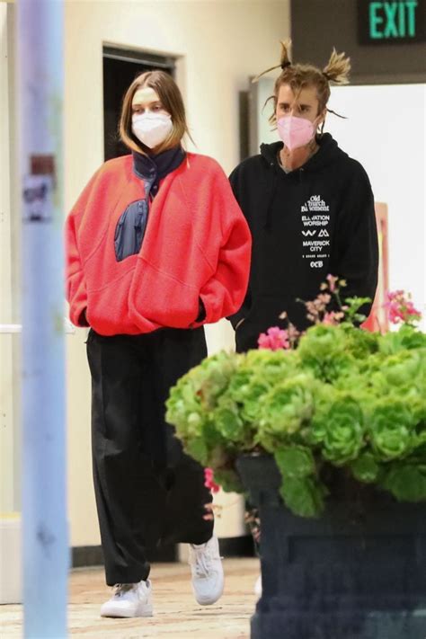 HAILEY and Justin BIEBER Out at Sushi Park in West Hollywood 05/13/2021 | Justin bieber ...