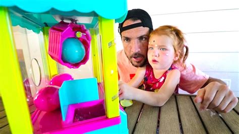 TOY CLAW MACHINE!! Adley and Dad Master our NEW Family Game! (mini pets ...