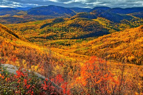 5 Places to See Fall Foliage in Canada