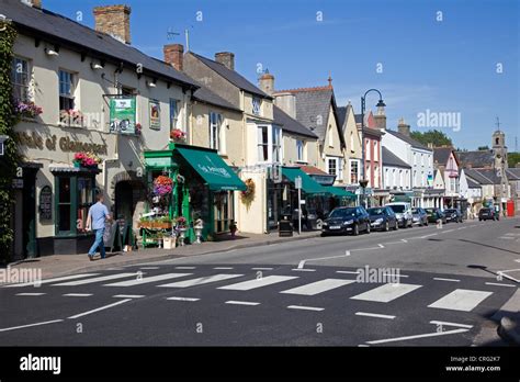 Cowbridge high street hi-res stock photography and images - Alamy