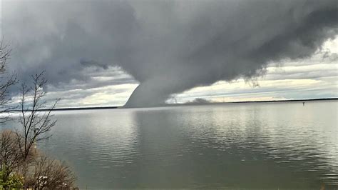 How waterspouts formed over southern Maryland on Friday | wusa9.com