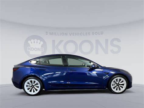 2022 Tesla Model 3 Long Range - Used Tesla Model 3 for sale in Vienna, Virginia | Cargeni.com