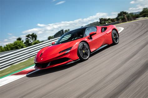 Ferrari SF90 Stradale video review - EV Central Ferrari SF90 Stradale review