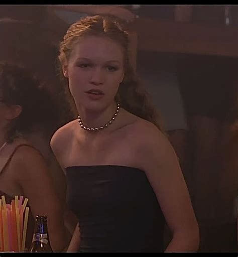 kat stratford outfit inspo 10 things i hate about you | Celebrities, The kat, Julia stiles