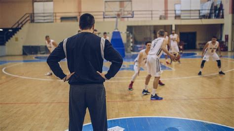 Become an Excellent Basketball Coach: Proven Strategies to Lead Your Team