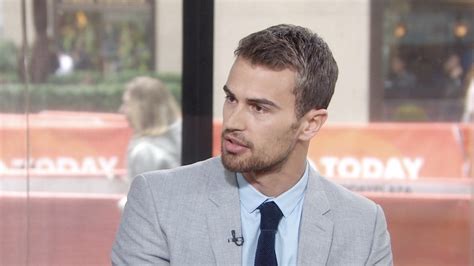 ‘Divergent’ star Theo James discusses his short stint on ‘Downton Abbey ...