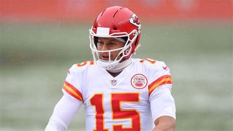 Patrick Mahomes gets kick out of himself in Bears jersey | Yardbarker