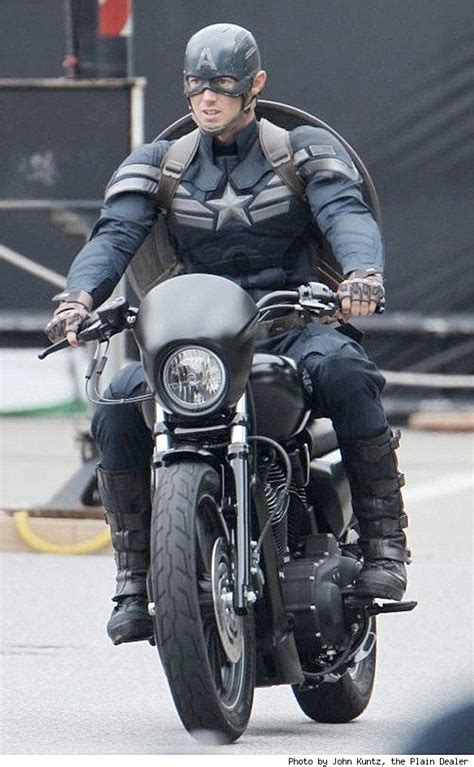 New ‘Captain America: The Winter Soldier’ Set Pics Show Off Cap’s New Costume