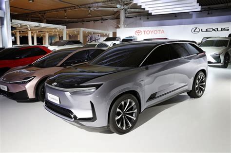 Toyota confirms solid-state EV battery plans with 750 mi range