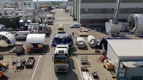 Watch: First HS2 tunnel boring machines arrive in the UK | Metro Video