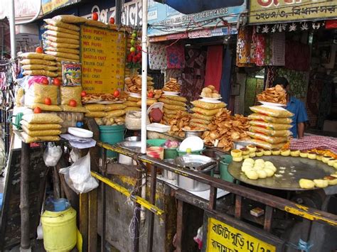 Exploring Kolkata's Street Food: 15 Famous Dishes & Places