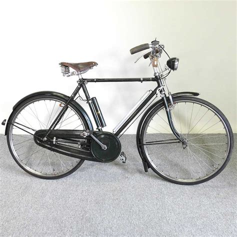 Lot 52 - A vintage Raleigh bicycle