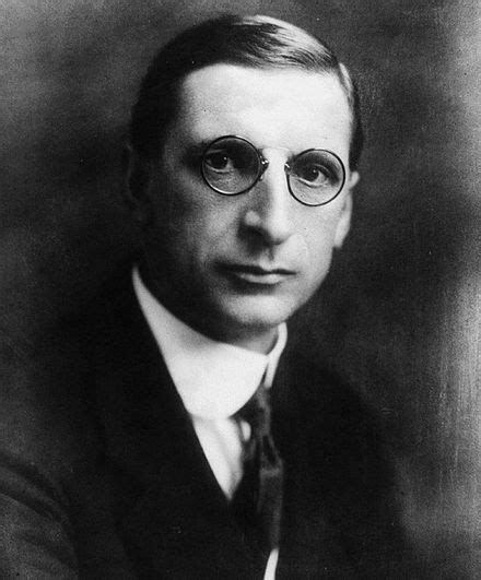 De Valera was a Commandant in the 1916 Easter Rising, a political ...