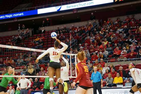 Iowa State volleyball wins on senior day – Iowa State Daily