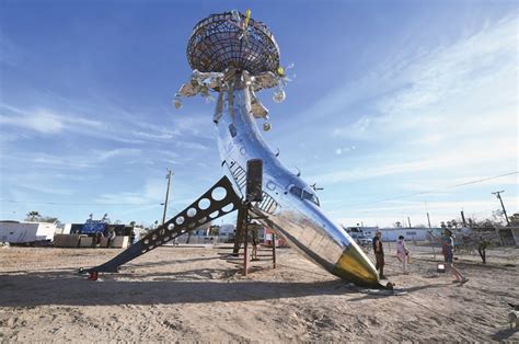 Art fest puts abandoned California town back on map - Newspaper - DAWN.COM