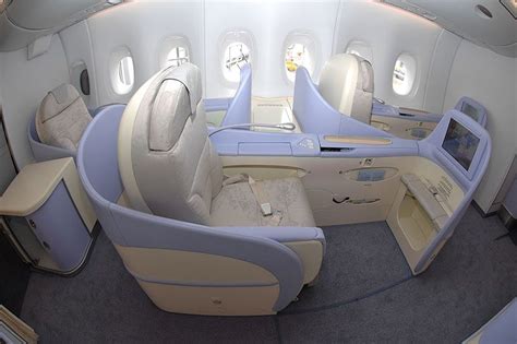 a333 boeing | Quite similar to Etihad's Business class on 77W. | Business class flight, Business ...