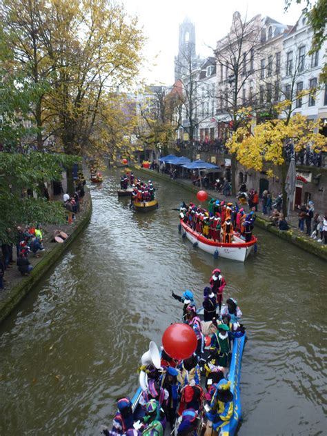 Sinterklaas Arrival Parade in Amsterdam 2023 - Rove.me