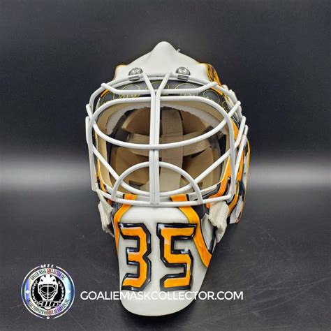 Linus Ullmark Goalie Mask Unsigned 2022-2023 Boston CENTENNIAL Orr Ber ...