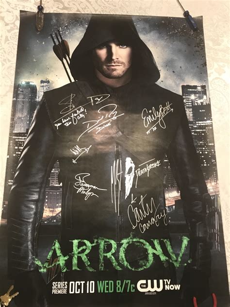 [no spoilers] My Cast Signed Arrow poster. Keeping this to actors only ...