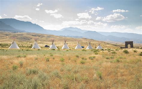 Download wallpaper 3840x2400 teepee, grass, valley, mountains, nature 4k ultra hd 16:10 hd ...