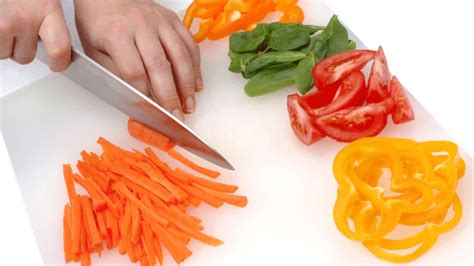 Does the Way You Cut a Vegetable Change Its Flavor? | Mental Floss