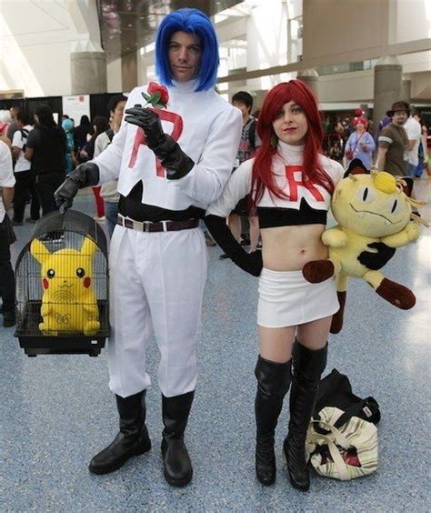 25 Couples Who Totally Dominated Cosplay At Anime Expo | Couples cosplay, Team rocket cosplay ...