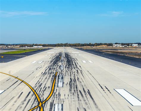 Rehabilitation of Runway 4R-22L - Transportation - Projects | ElectraUSA