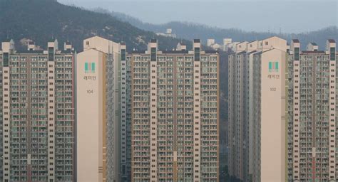 Apartment buildings in Seoul | Peninsularity Ensues