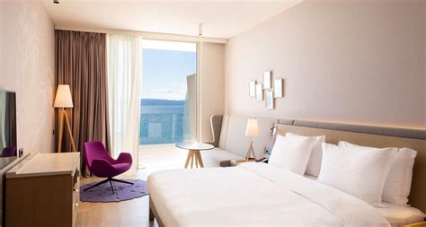 Beachfront Hotel Rooms & Suites - Radisson Blu Resort & Spa, Split