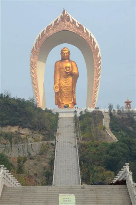 World's tallest Buddha statue in Donglin Temple(2/5) - Headlines ...