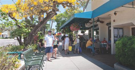 St. Armands Circle in Sarasota | Restaurants & Shopping | Must Do Visitor Guides