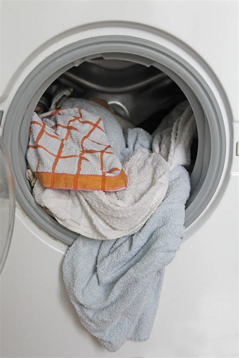 How to Do Laundry - Tips for Washing Clothes ProperlyHelloGiggles