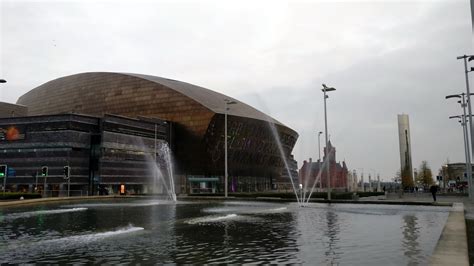 Cardiff Bay Waterfront : Wales | Visions of Travel