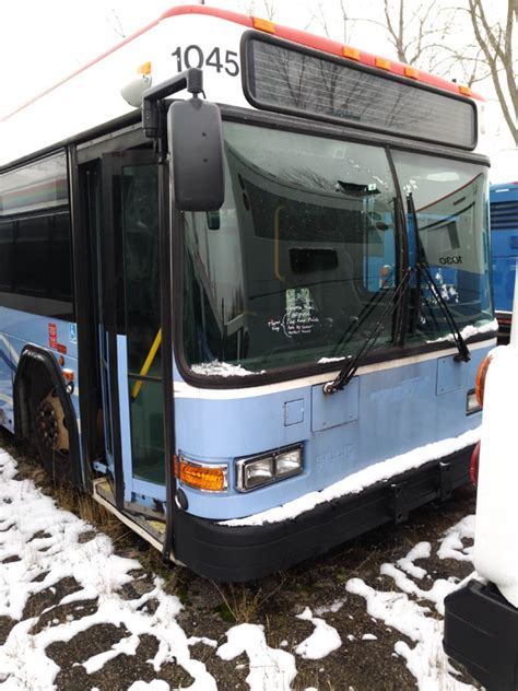 35′ 2009 Gillig - Midwest Bus Corporation