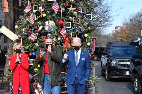 PHOTOS: President Biden, first lady make stop to see Christmas tree at DC’s Floriana restaurant ...