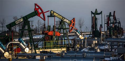 Most Hated Guy in Oil Patch Gets Busier as Market Gloom Deepens - Bloomberg