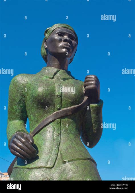 Harriet tubman statue hi-res stock photography and images - Alamy