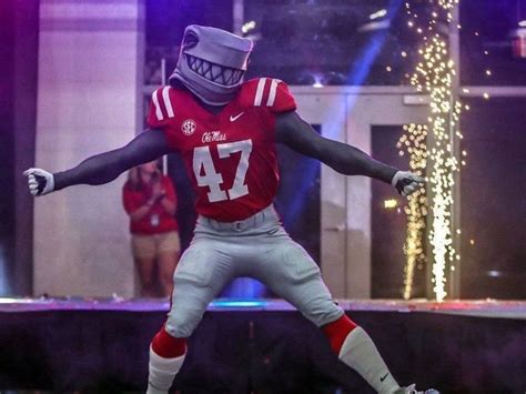 Ole Miss introduces new Landshark mascot, Tony | theScore.com