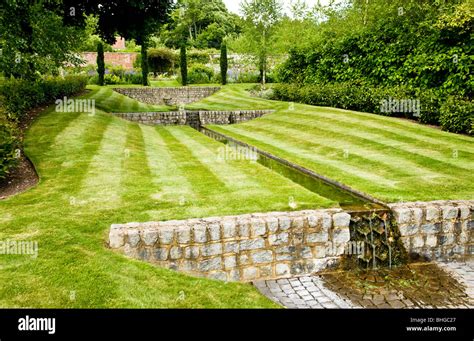 Garden water rill hi-res stock photography and images - Alamy