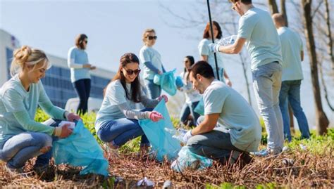 The Importance of Volunteering | International Student Exchange