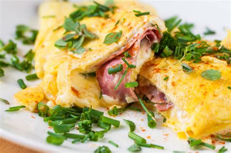 This Omelette Cooking Hack will Blow Your Mind (No Skillet Necessary)